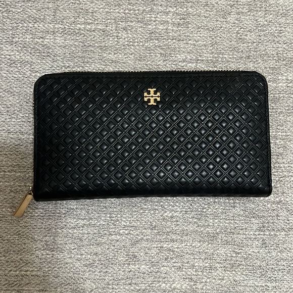 Tory Burch Embossed leather wallet - Picture 5 of 11